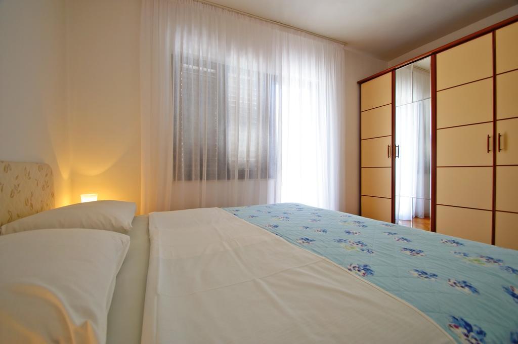 Hella Apartments Trogir Ruang foto