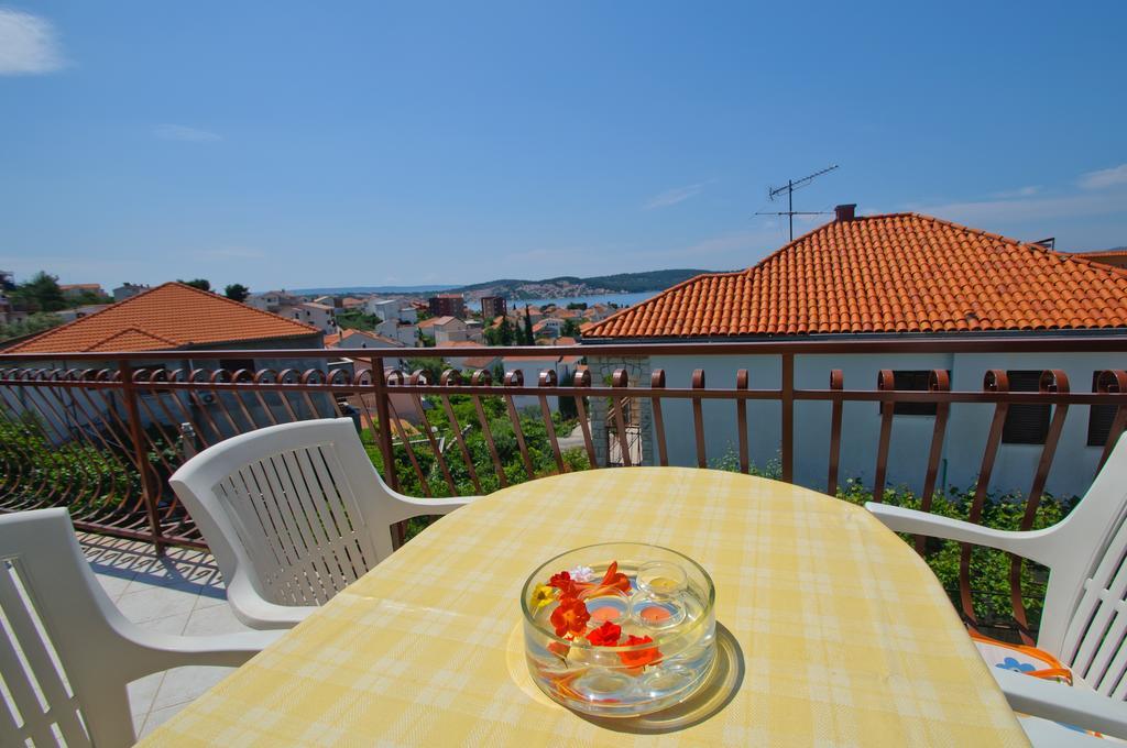 Hella Apartments Trogir Ruang foto