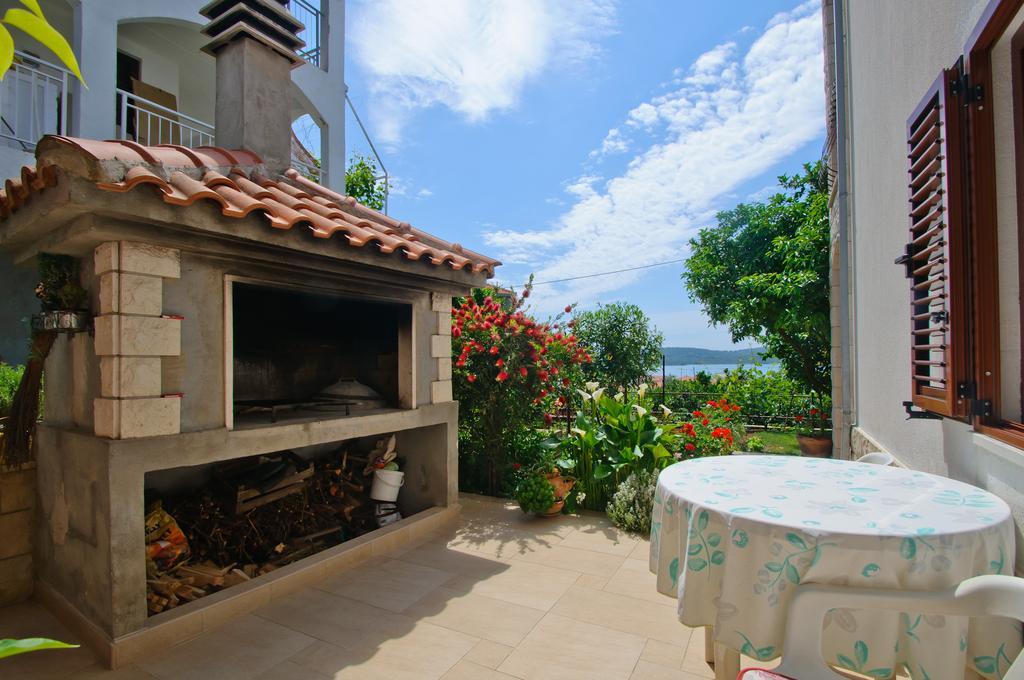 Hella Apartments Trogir Ruang foto