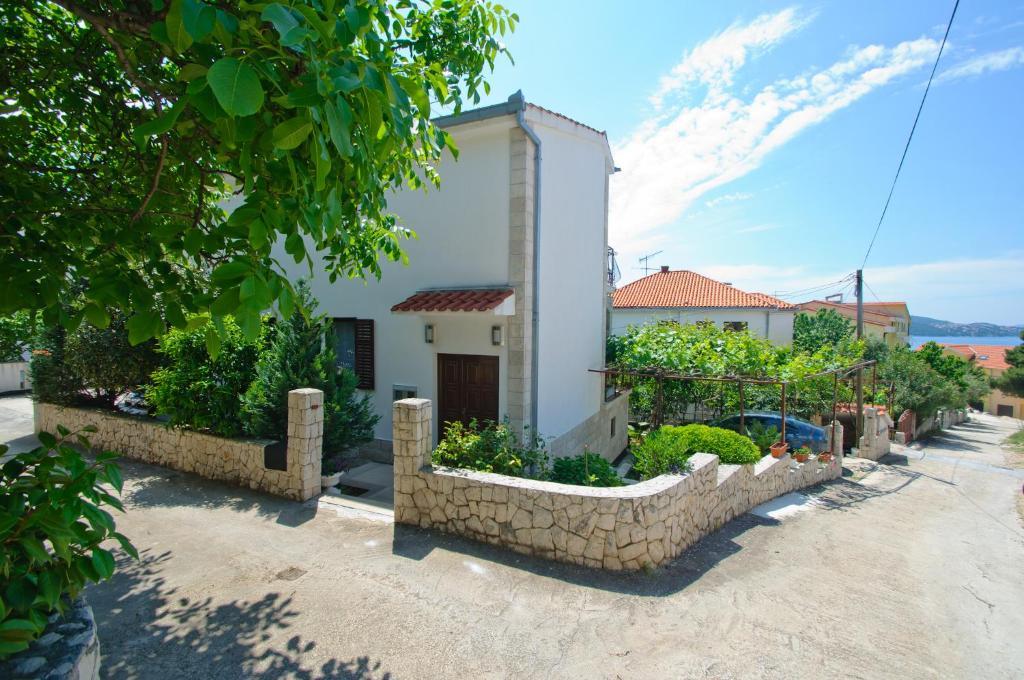 Hella Apartments Trogir Bagian luar foto