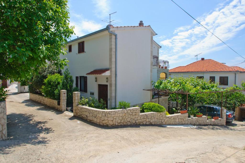 Hella Apartments Trogir Bagian luar foto