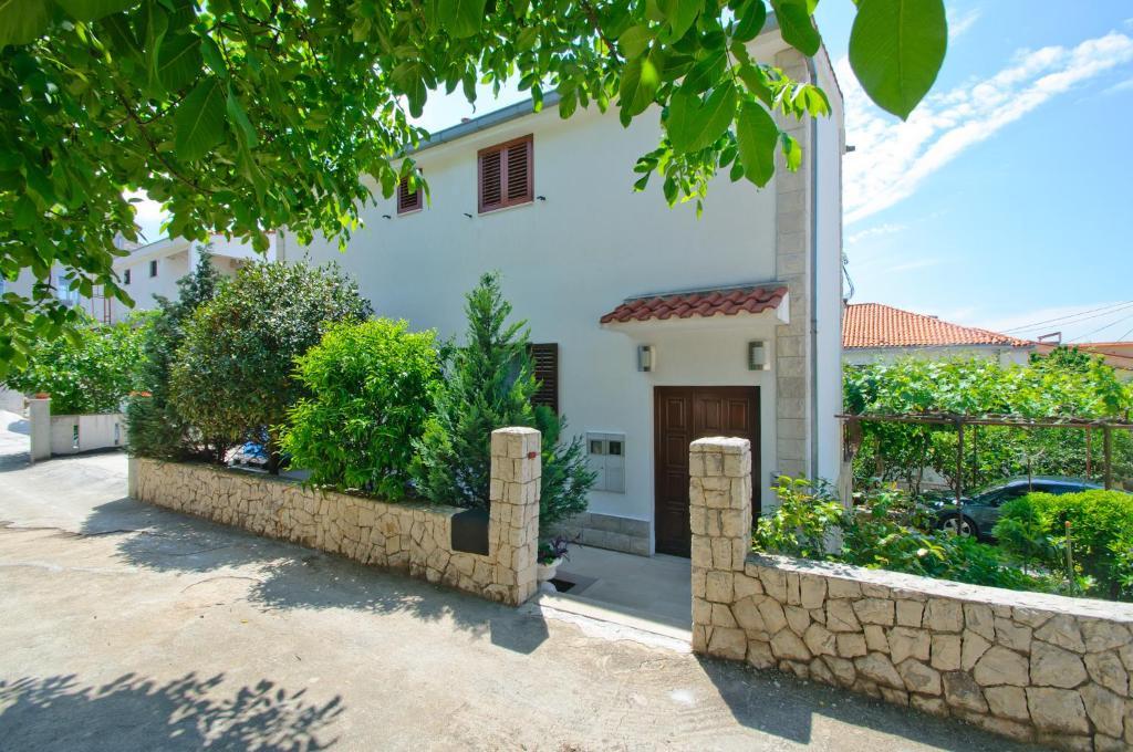 Hella Apartments Trogir Bagian luar foto