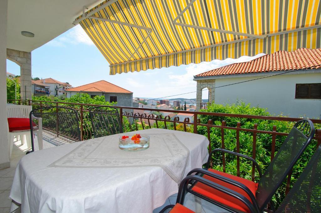 Hella Apartments Trogir Bagian luar foto