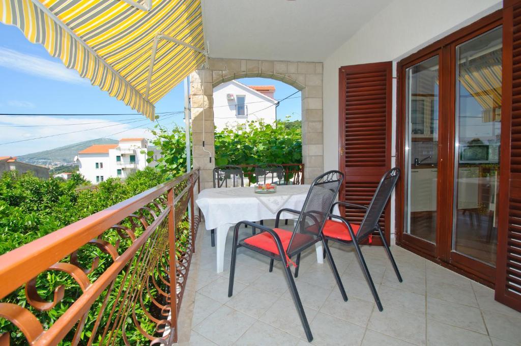 Hella Apartments Trogir Bagian luar foto