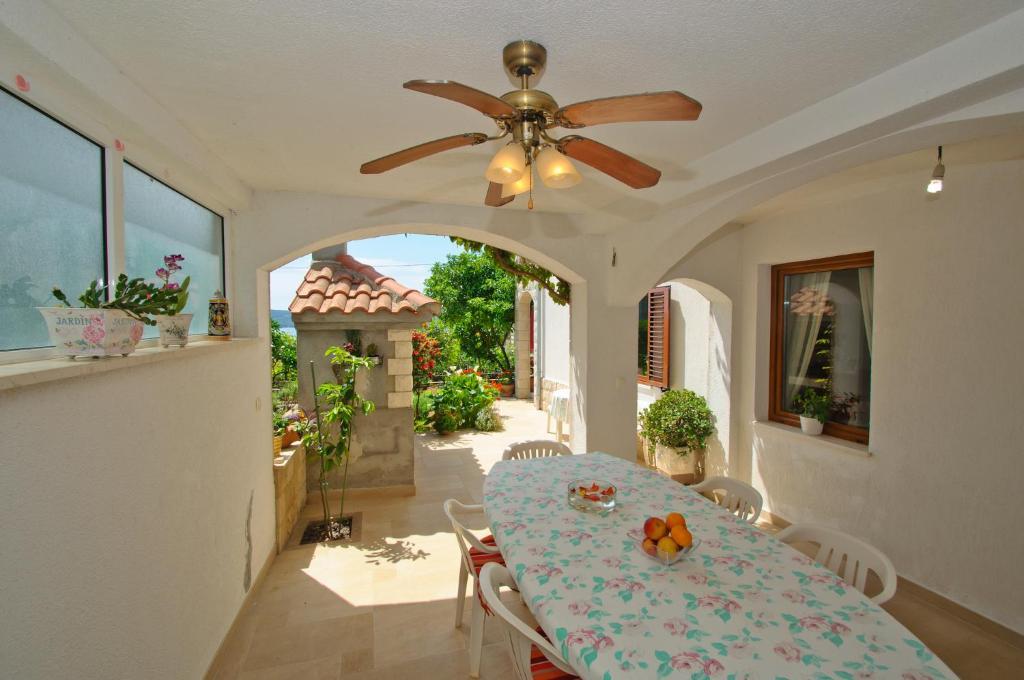 Hella Apartments Trogir Bagian luar foto