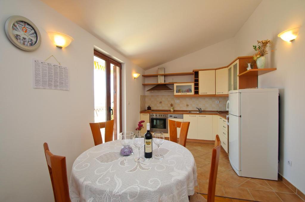 Hella Apartments Trogir Bagian luar foto
